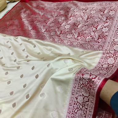 Ivory And Red Contrast Mashru Silk Banarasi Saree - All Over Booti Motifs